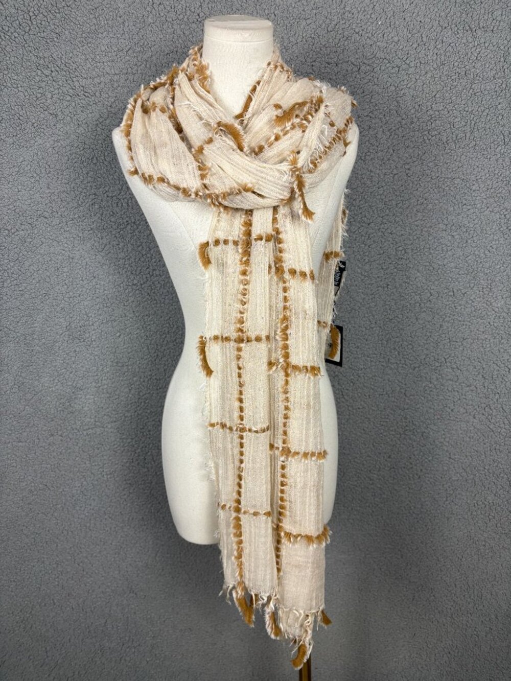 Echo New York Women's Beige & Brown Textured Grid Scarf Fringed OS New With Tags